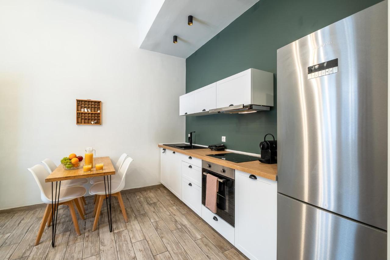 Central5 Boutique Apartments With Common Garden Next To Metro أثينا المظهر الخارجي الصورة