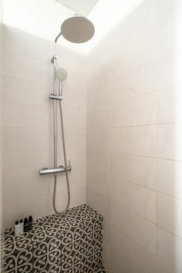 Central5 Boutique Apartments With Common Garden Next To Metro أثينا المظهر الخارجي الصورة