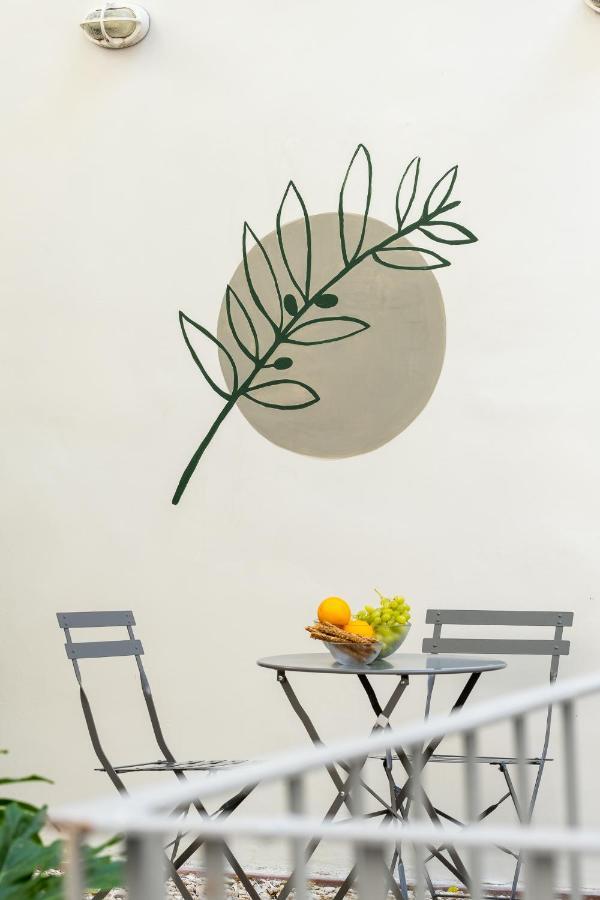 Central5 Boutique Apartments With Common Garden Next To Metro أثينا المظهر الخارجي الصورة
