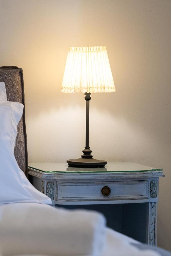 Central5 Boutique Apartments With Common Garden Next To Metro أثينا المظهر الخارجي الصورة