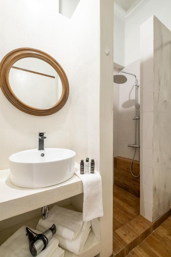 Central5 Boutique Apartments With Common Garden Next To Metro أثينا المظهر الخارجي الصورة