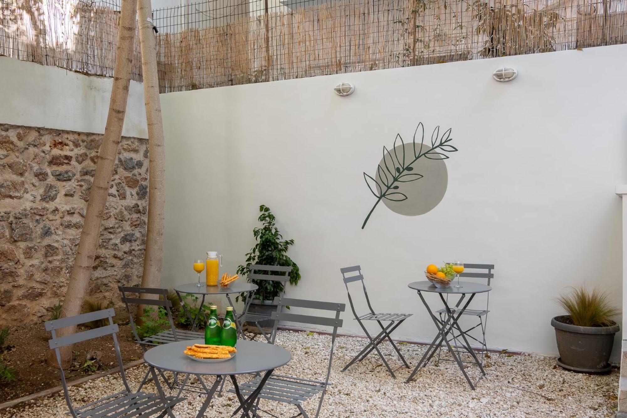 Central5 Boutique Apartments With Common Garden Next To Metro أثينا المظهر الخارجي الصورة