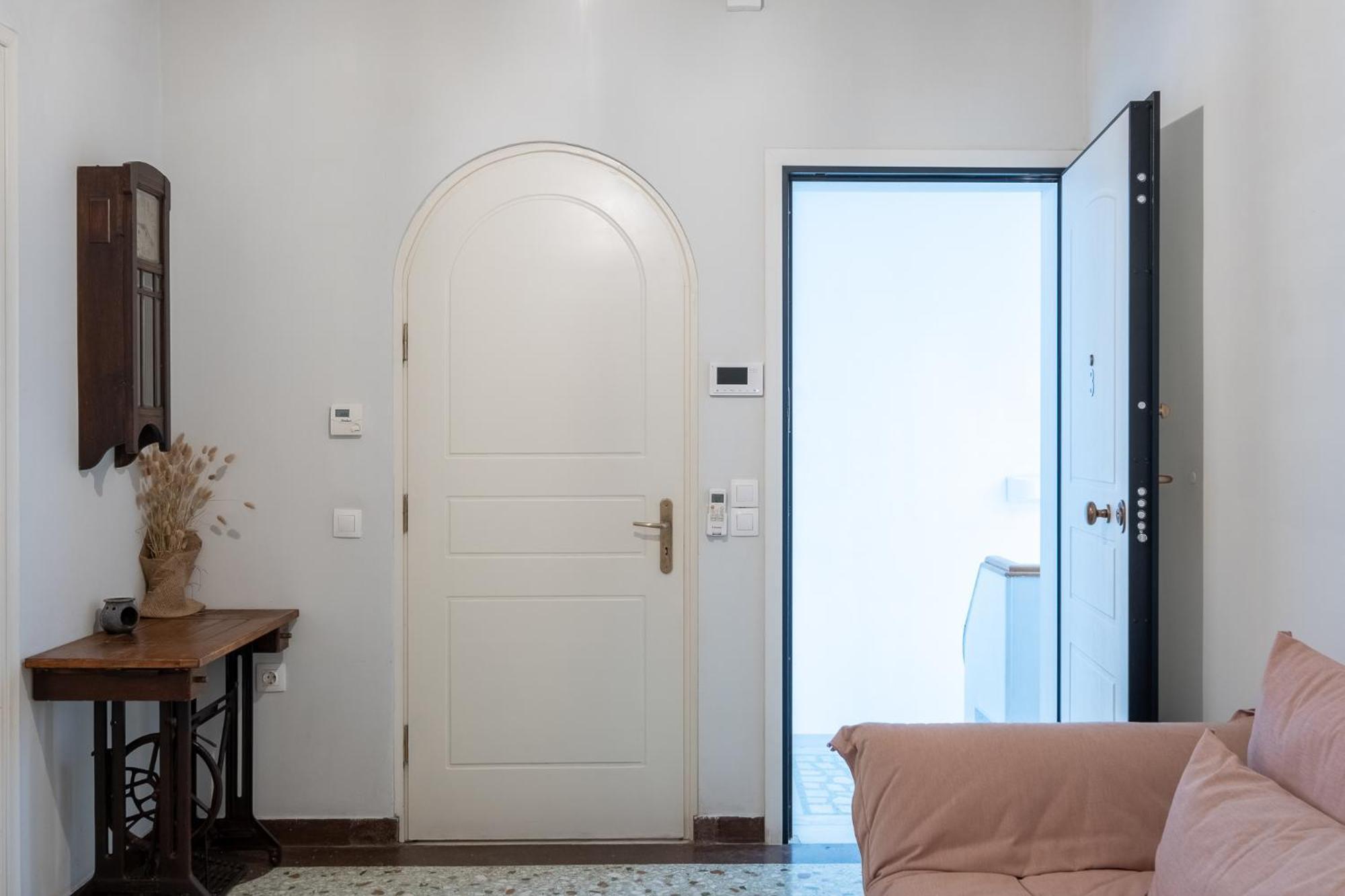 Central5 Boutique Apartments With Common Garden Next To Metro أثينا المظهر الخارجي الصورة